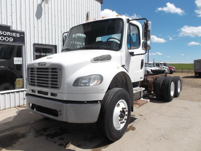 2005 FREIGHTLINER M2 T/A CAB & CHASSIS